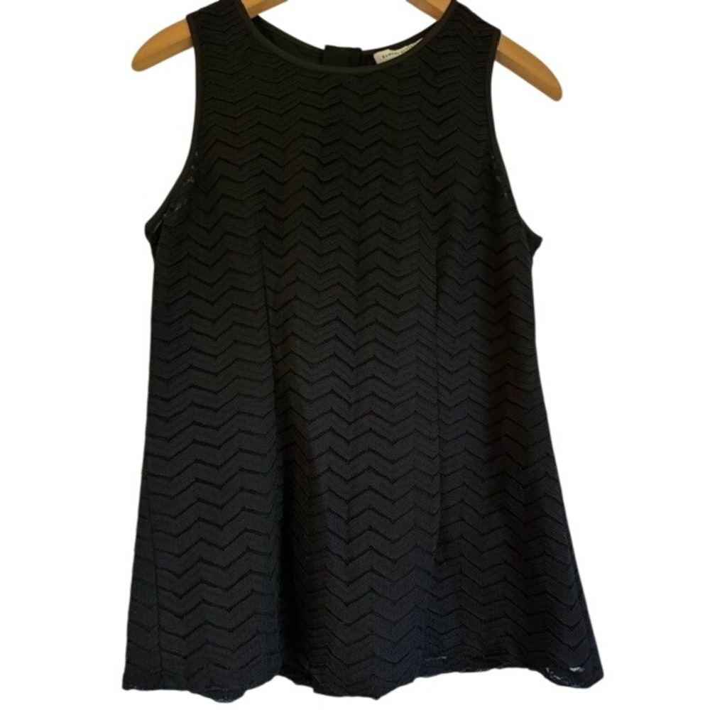 Banana Republic Black Chevron Eyelet Sleeveless Shell Top Gold Back Zip Size 6
